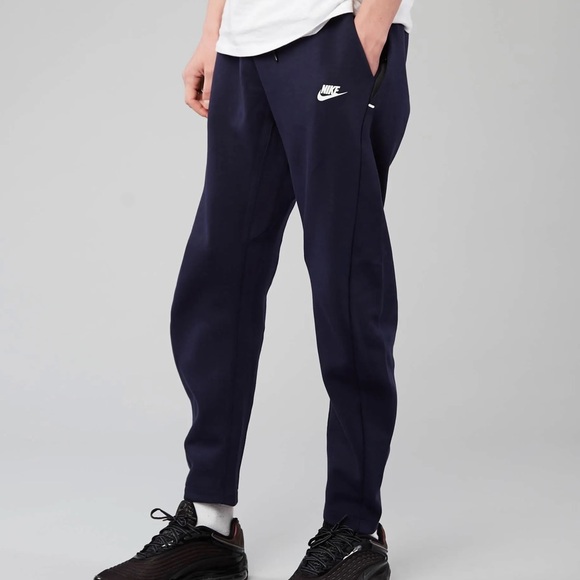 Nike Sportswear Tech Fleece Jogger - Picture 1 of 10